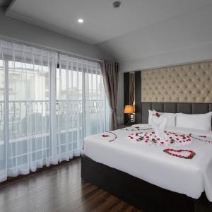 Junior Suite with Balcony