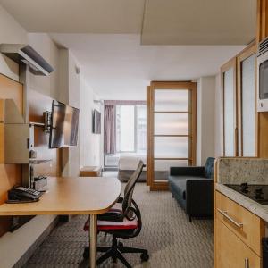 Deluxe 2 Room Suite with Kitchenette