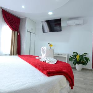 Romantic Suite with Round Bed