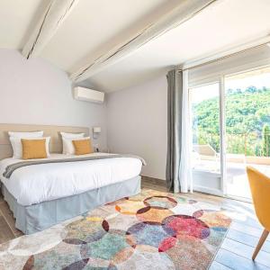 Suite with Garden View