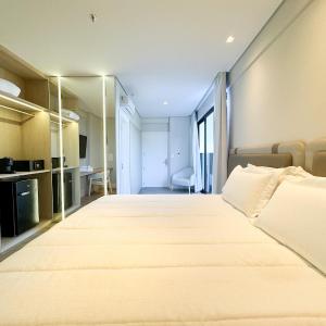 Queen Suite with Spa Bath