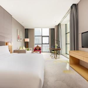 Standard King Room with River View - High Floor