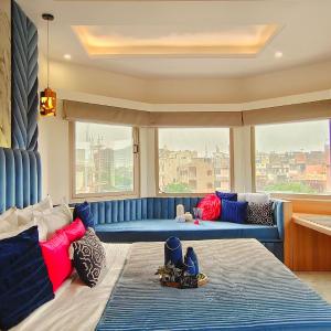Panoramic View Room with Day Bed (Non Smoking): Enjoy 10% off on - F&B, Spa, car Hire, Complimentary Welcome Drink & Hi-Tea,10% off on Candlelight Dinner & Room Decoration