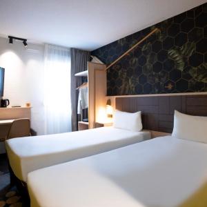 Two Adjacents Double Rooms