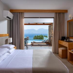 Suite Two Bedroom with Sea View & Private Pool