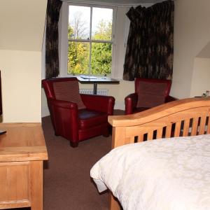 Family Room (2 Adults + 2 Children)