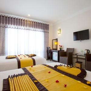 Deluxe Twin Room with Pool View