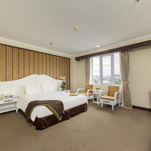 Deluxe Double or Twin Room with City View