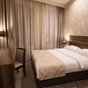 Double or Twin Room with Lake View
