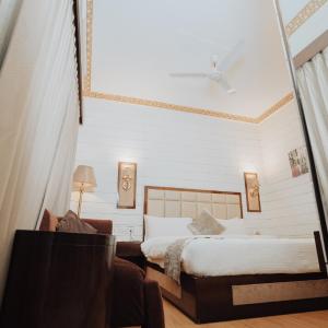 Superior Double Room with Pool View