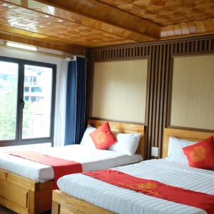 Twin Room with Mountain View