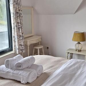Teal - 3 Bedroom Luxury Waterfront Chalet