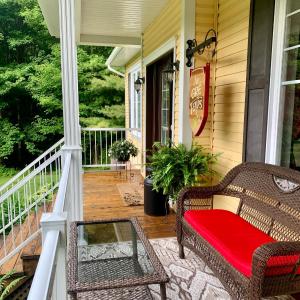 Deluxe Queen Suite