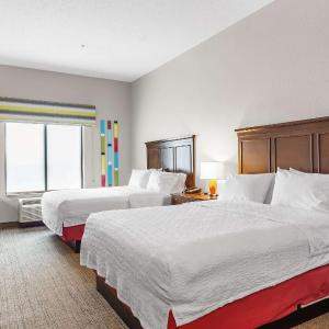Room with Two Queen Beds - Non-Smoking