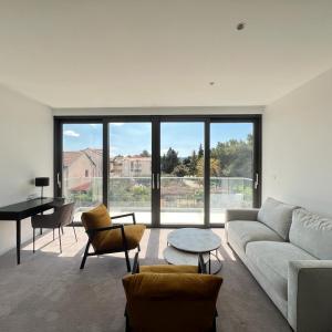 Deluxe Double Room with Extra Bed