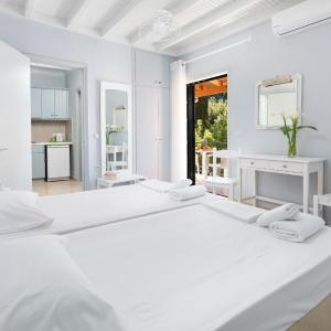 Studio with Balcony