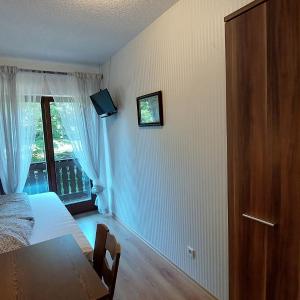 Single Room with Lake View