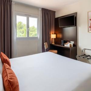 Executive Queen Room - Garden Side/Non-Smoking