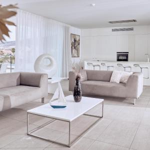 Serenity Allegra 2 bedroom Suite with hot tub and sea view