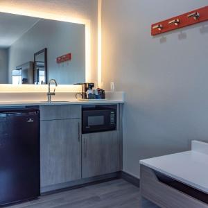 Studio Suite with Two Queen Beds and Sofa Bed - Non-Smoking