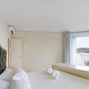 Deluxe Suite with Sea View