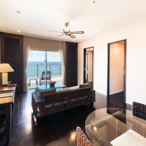 Suite Twin Room in Hotel Bldg