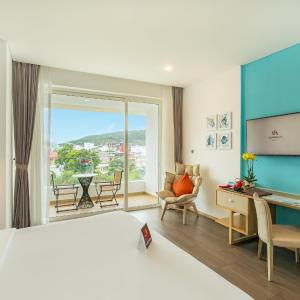 Premium City View Grand King Bed 