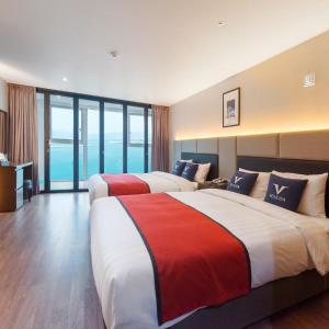 Venezia Suite + Breakfast for 2