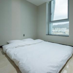 Premier Pool Suite + Breakfast for 2