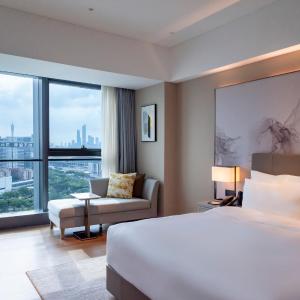 Business King Room