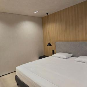 Junior Suite with Balcony with Side Sea View