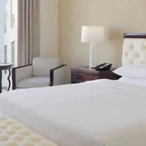 Standard King Room with Shuttle Bus to JBR Beach and various shopping malls