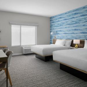 Larger Queen Corner Suite 