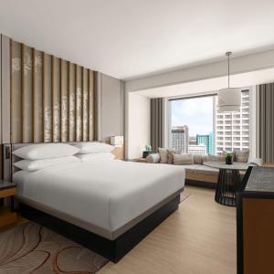 Deluxe Room - King Bed - City View