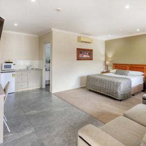 Queen Suite
