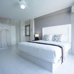King Room with Balcony