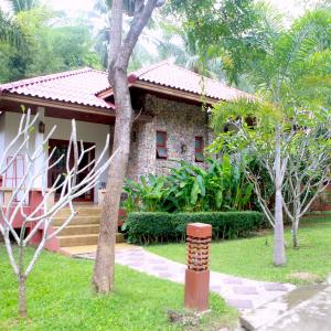 Superior Bungalow (Garden Side)
