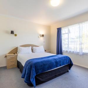 One-Bedroom Bath Suite (3 Adults)