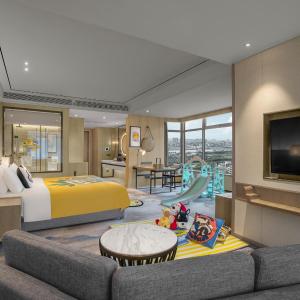 Themed Queen Room 