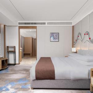 King Room with City View 