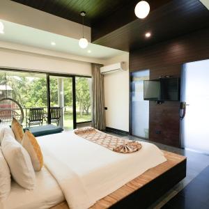 Grandeur Suite with Abode Executive Lounge Access