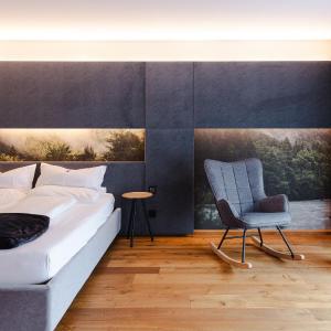 Suite with Balcony and Mountain View