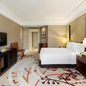 Deluxe King Room - Cathay Garden