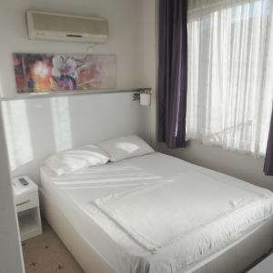 Double Room with Balcony and Sea View