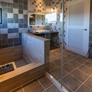 Deluxe Large Double Room with Bathtub