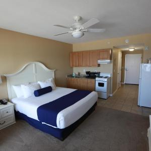 King Studio - Gulf and Pool View (Disability Access)