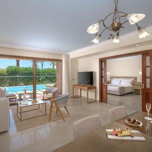 Superior Villa with Personal Pool (2-4 People)