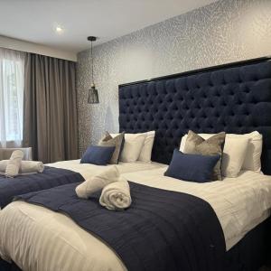 Double or Twin Room with Shower