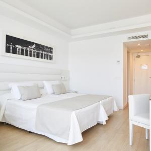 Double or Twin Room with Street View