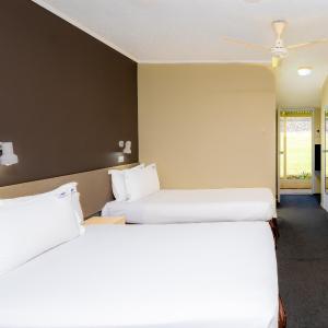 Standard Double Room with Garden View